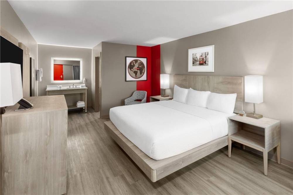 Ramada By Wyndham Kenner/new Orleans Airport South 8