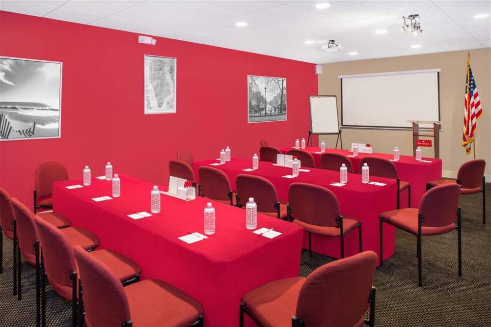 Ramada By Wyndham Miami Springs/miami International Airport 2