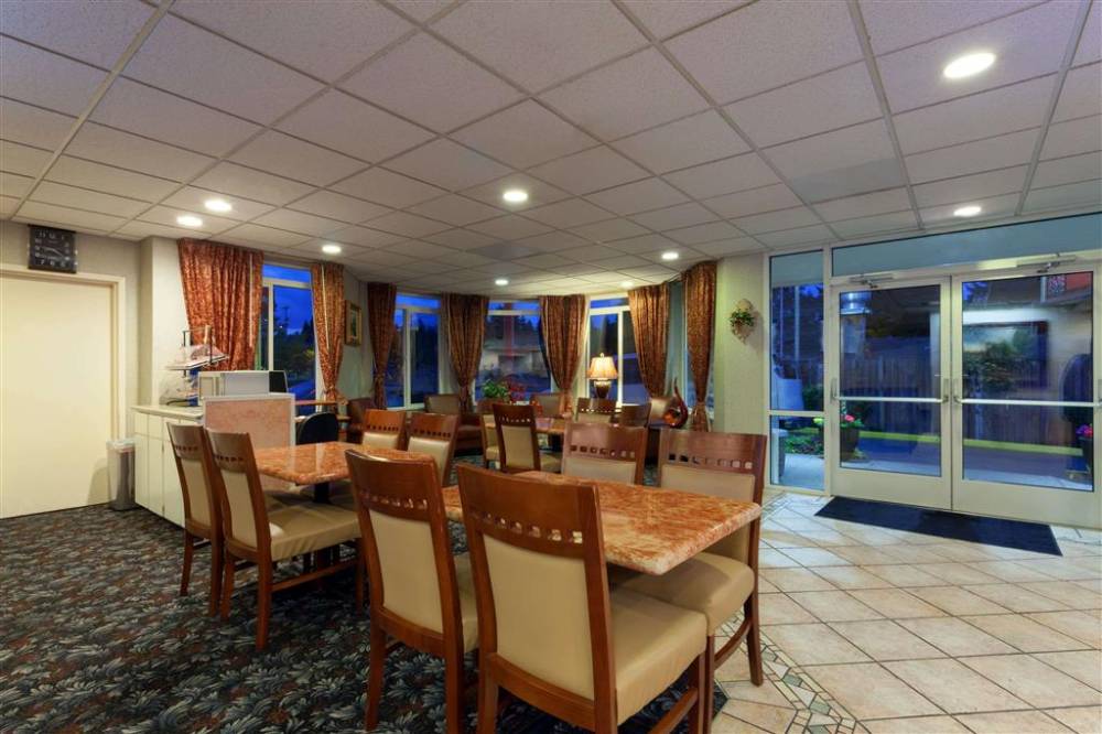 Ramada By Wyndham Seatac Airport North 3