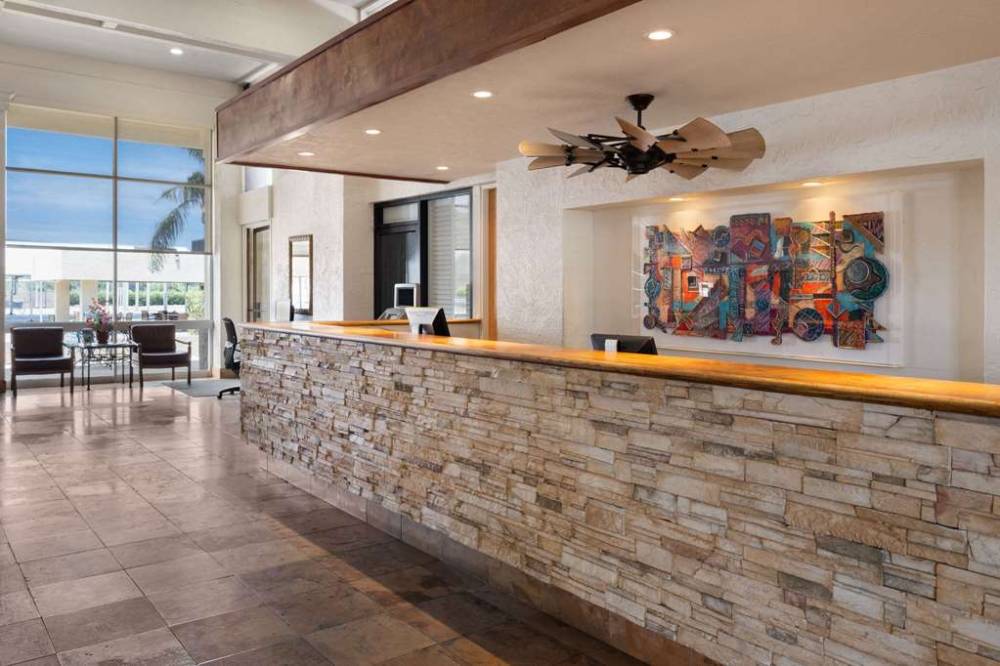 Ramada By Wyndham Tucson 4