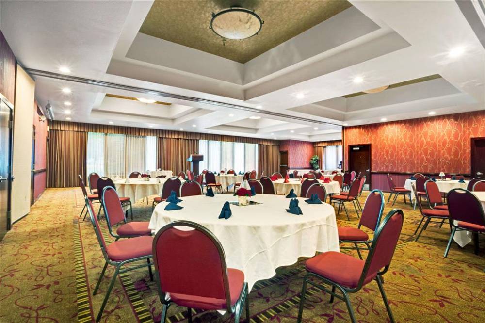 Ramada By Wyndham Tukwila Southcenter 3