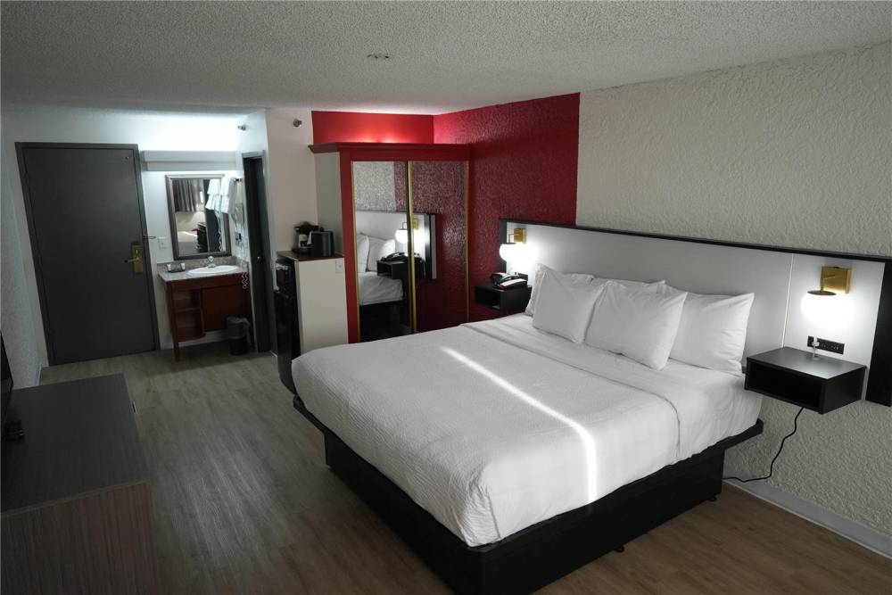 Ramada By Wyndham Tulsa/broken Arrow 4
