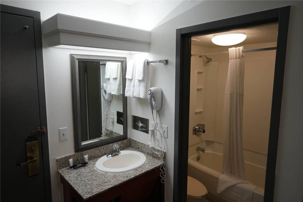 Ramada By Wyndham Tulsa/broken Arrow 5