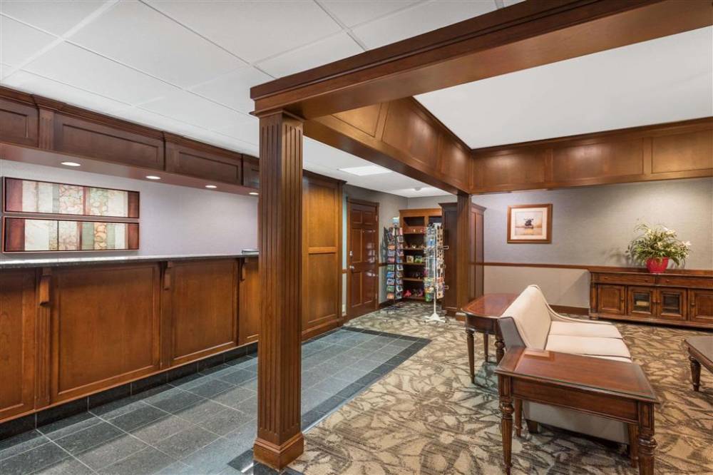 Ramada Plaza By Wyndham Portland 4