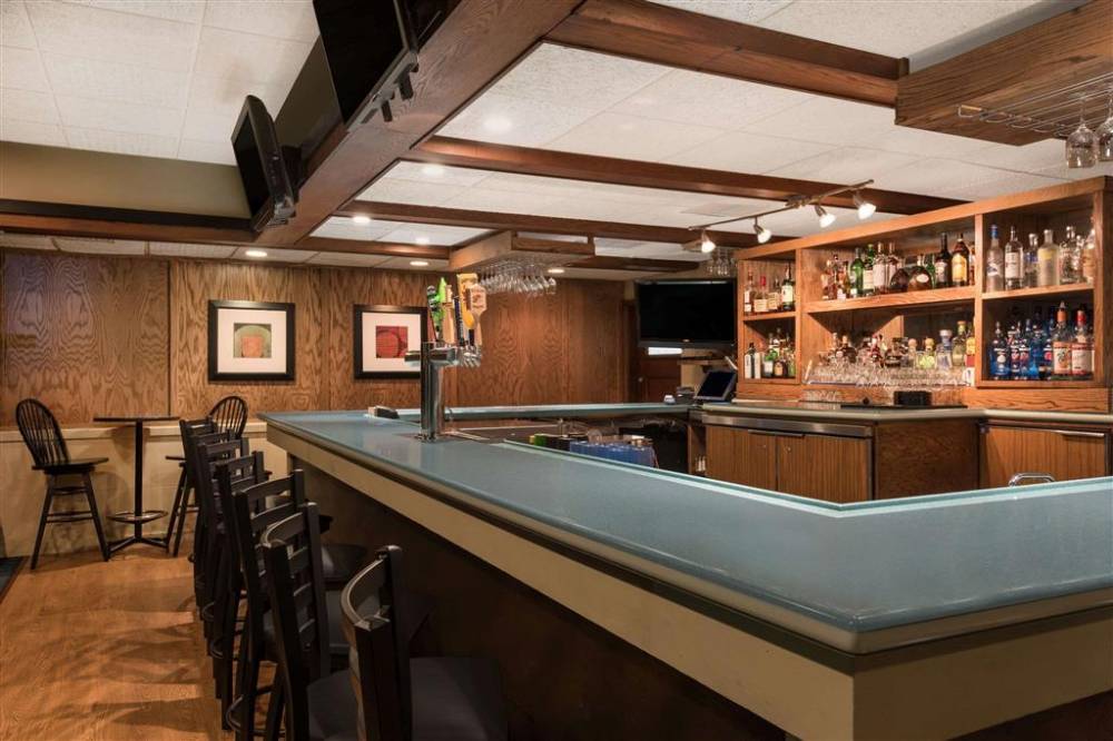 Ramada Plaza By Wyndham Portland 5