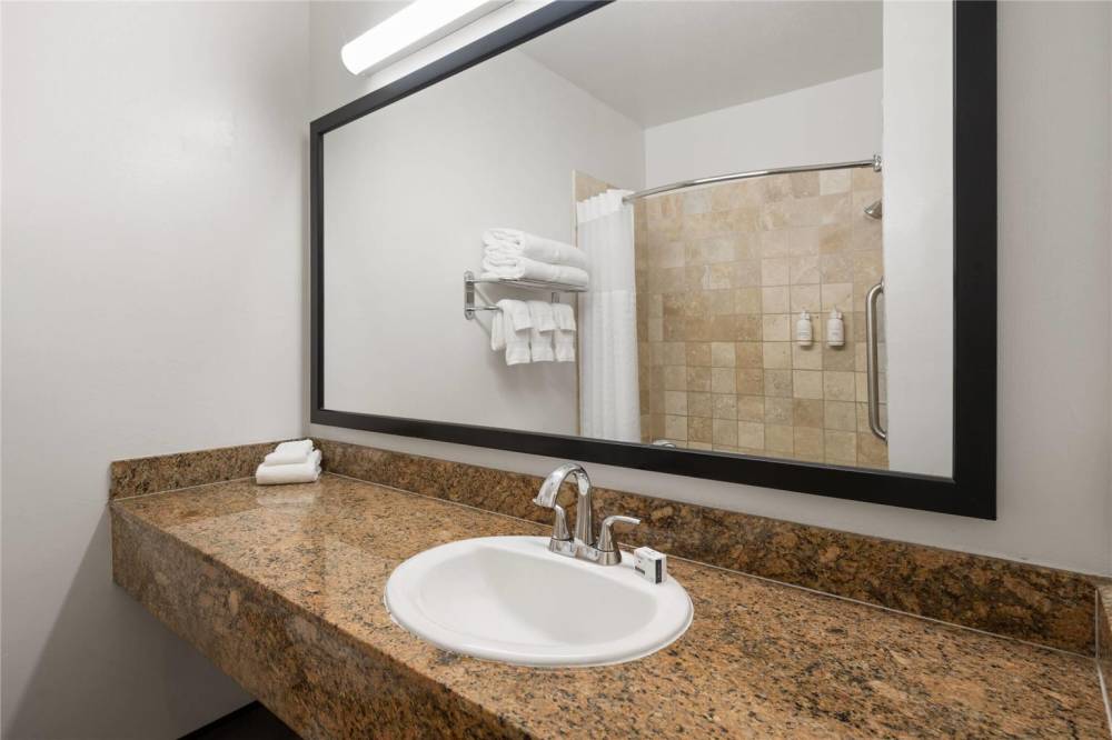 Ramada Suites By Wyndham San Diego/hotel Circle Area 6
