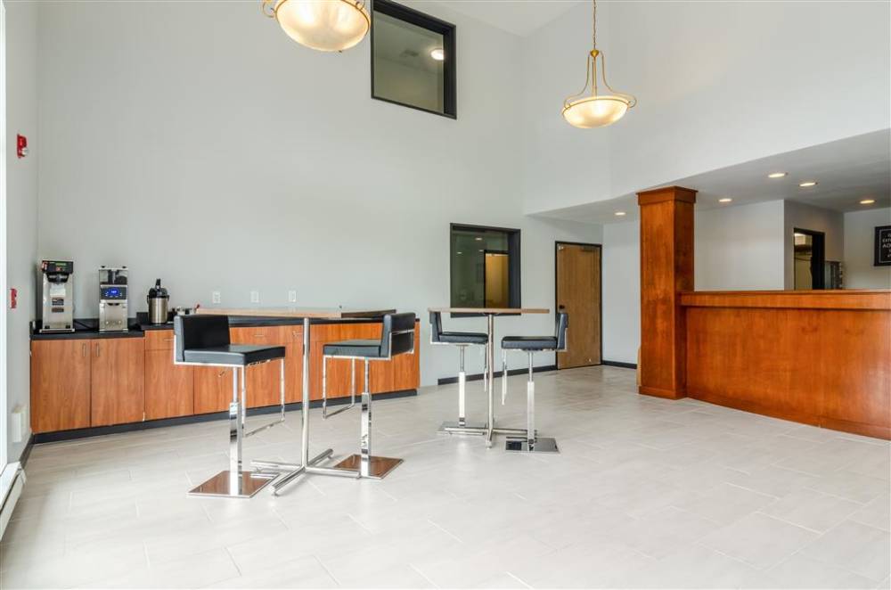 Red Lion Inn & Suites Des Moines 2