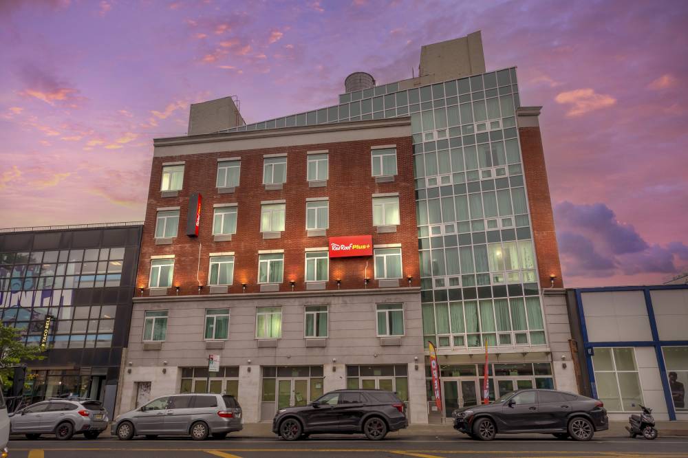Red Roof Plus Brooklyn - Flatbush Ave 2