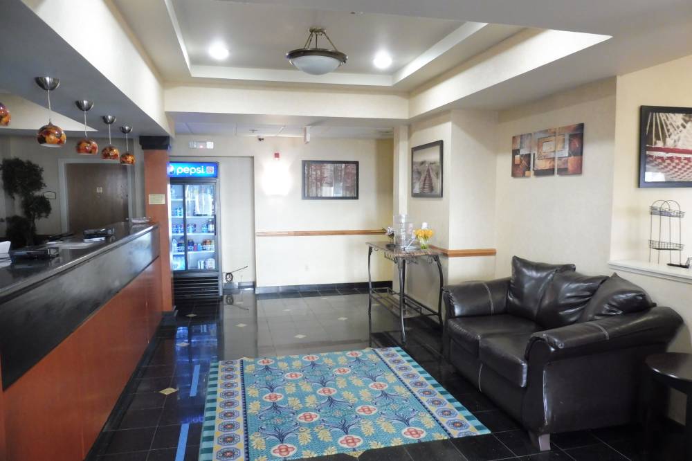 Red Roof Suites Galloway  4