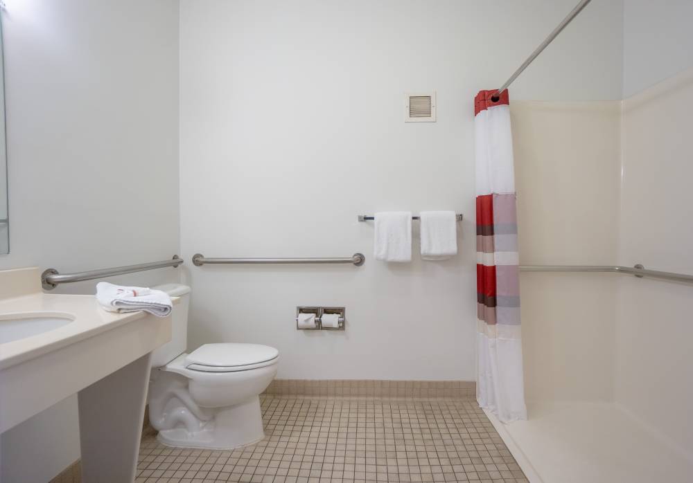Red Roof Suites Indianapolis Airport 4