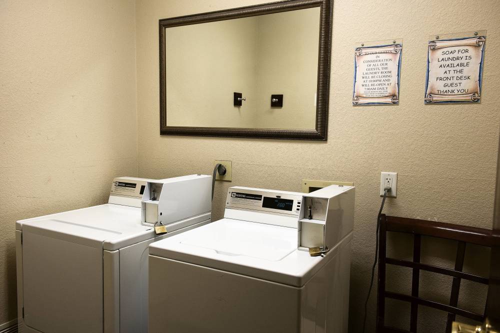 Red Roof Suites Omaha -council Bluffs 2
