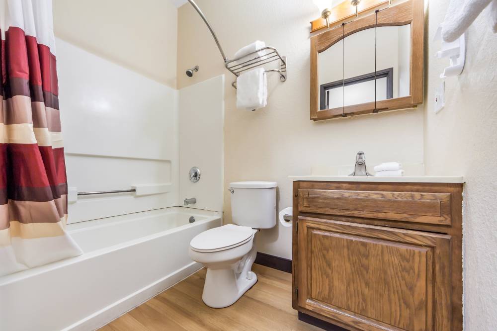 Red Roof Suites Omaha -council Bluffs 3