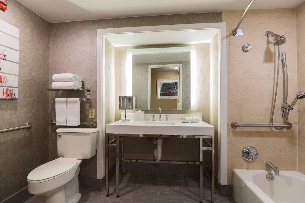 Renaissance Chicago Downtown Hotel 3