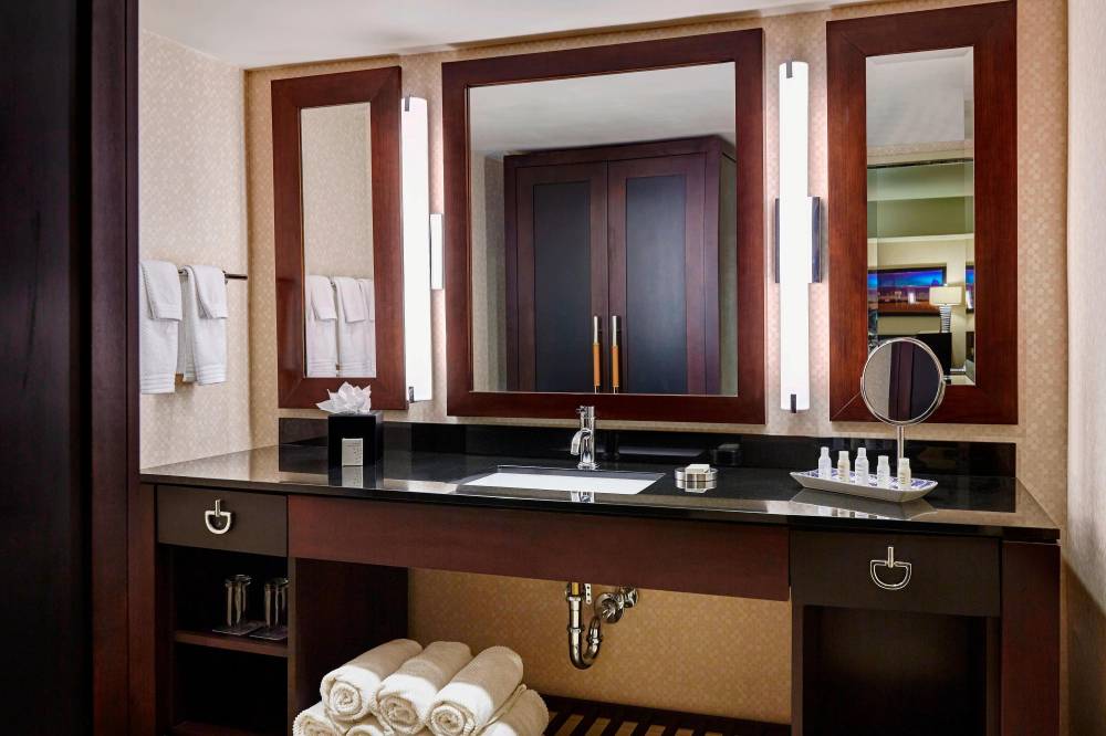 Renaissance Phoenix Downtown Hotel 5