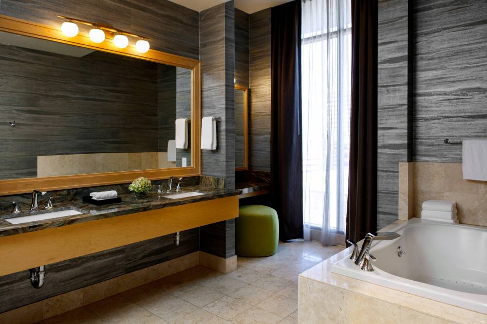 Renaissance Reno Downtown Hotel And Spa 4