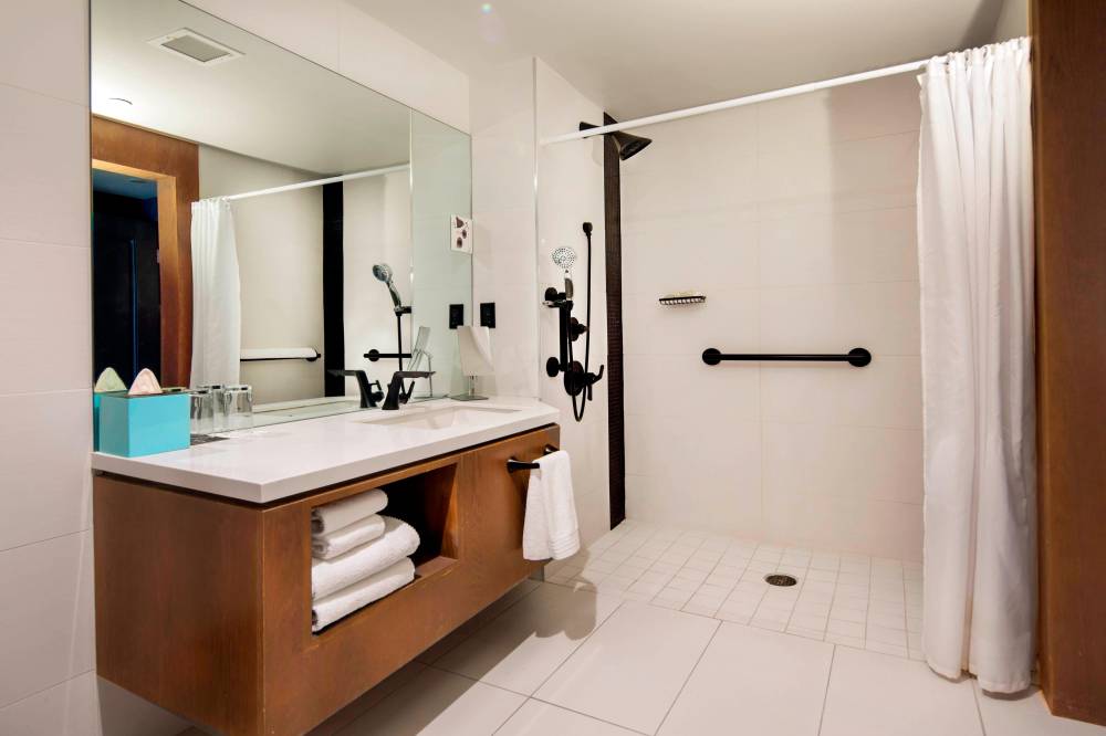 Renaissance Reno Downtown Hotel And Spa 2