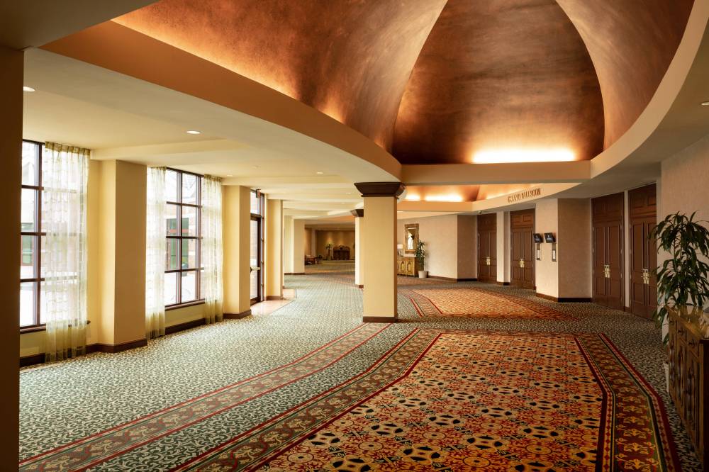 Renaissance Tulsa Hotel And Convention Center 8