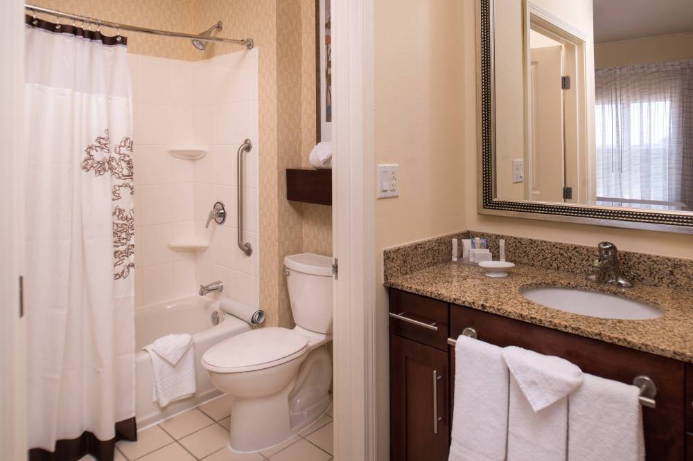 Studio Suite - Bathroom