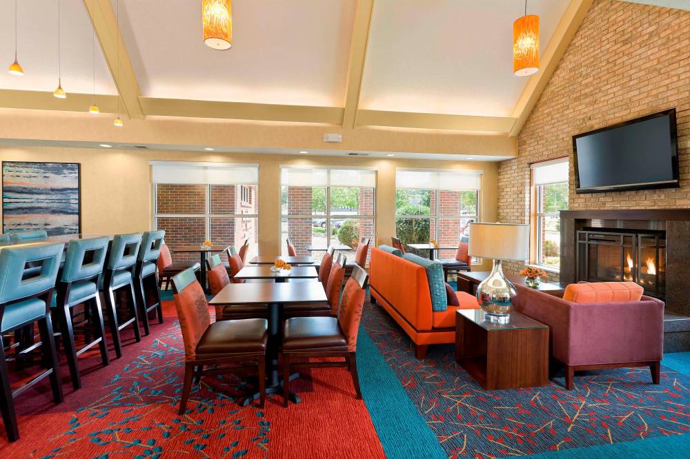 Residence Inn By Marriott Cedar Rapids 10