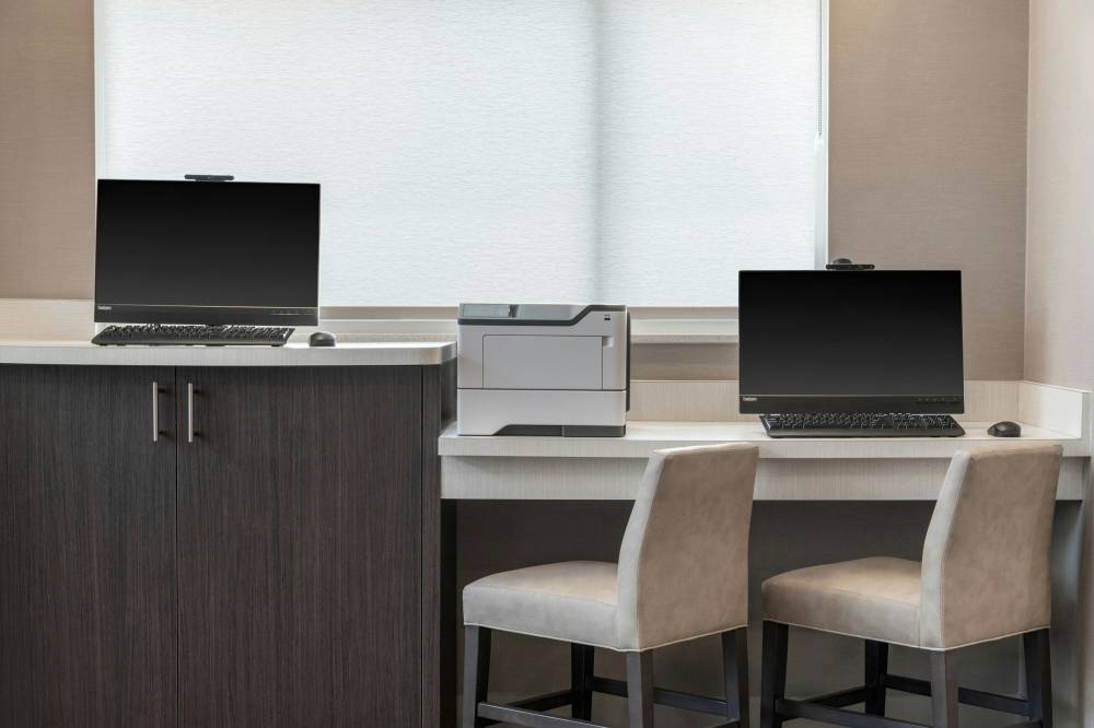 Residence Inn By Marriott Detroit Dearborn 4