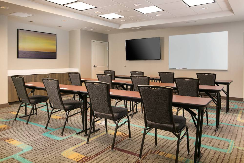 Residence Inn By Marriott Kansas City At The Legends 7