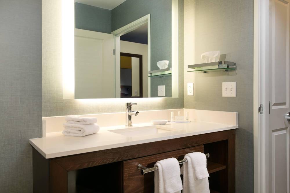 Residence Inn By Marriott Kansas City At The Legends 2