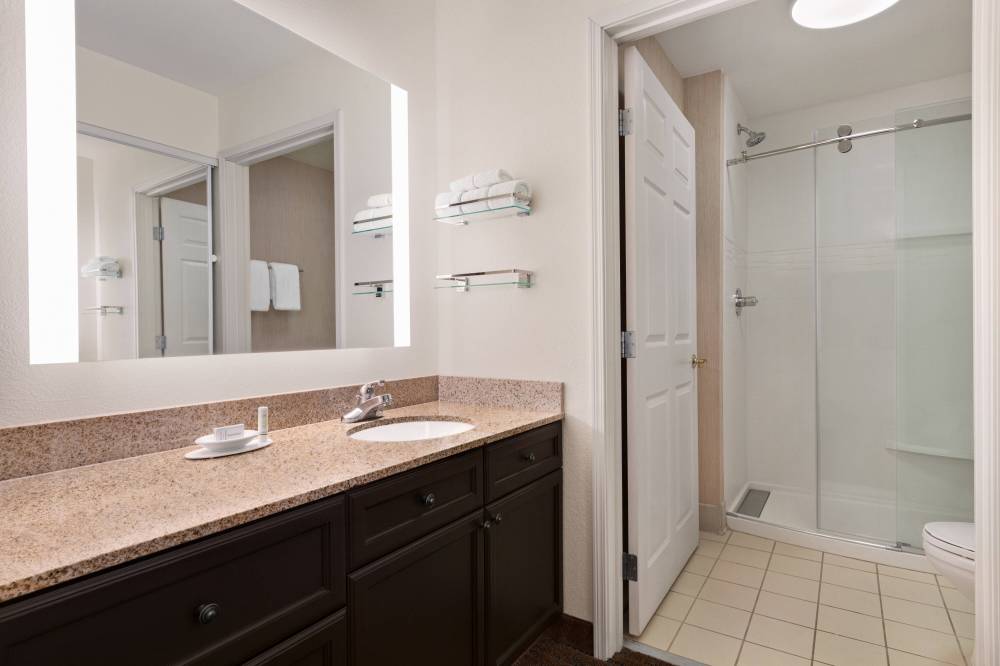 Suite Bathroom