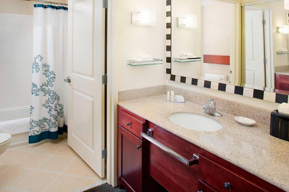 Suite Bathroom