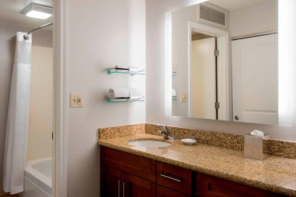 Suite Bathroom