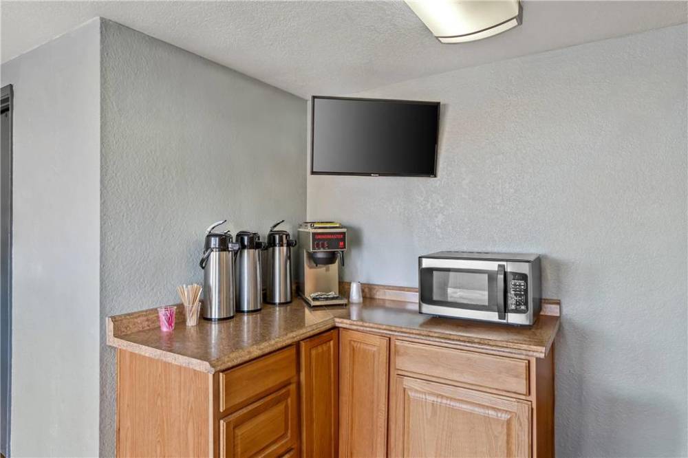 Rodeway Inn Albuquerque West 8
