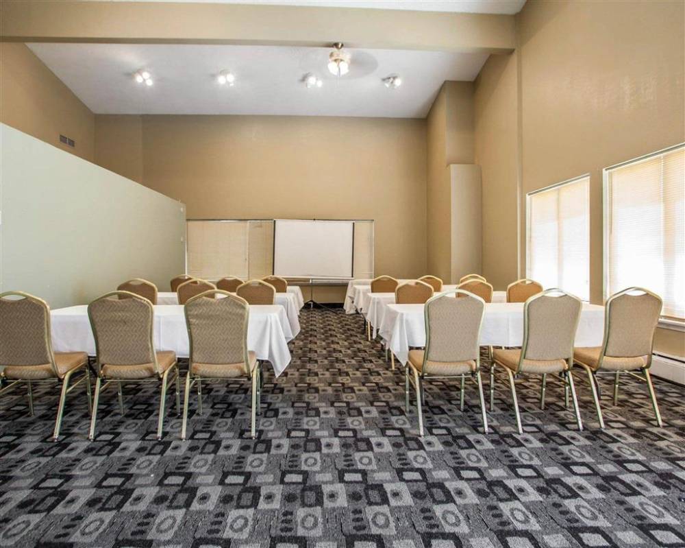 Rodeway Inn And Suites Milwaukee Airport 4