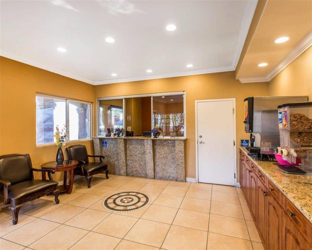 Rodeway Inn And Suites 3