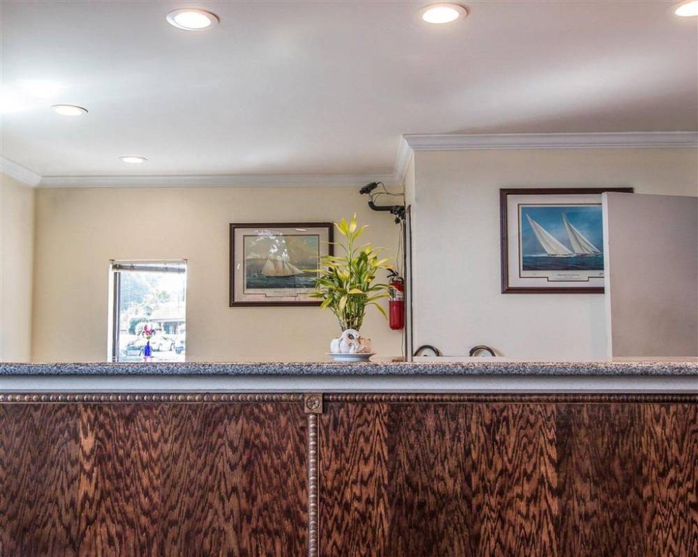 Rodeway Inn 5