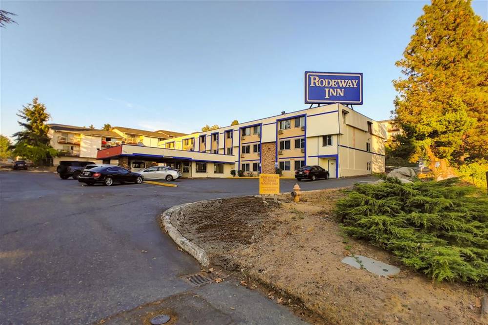 Rodeway Inn 2