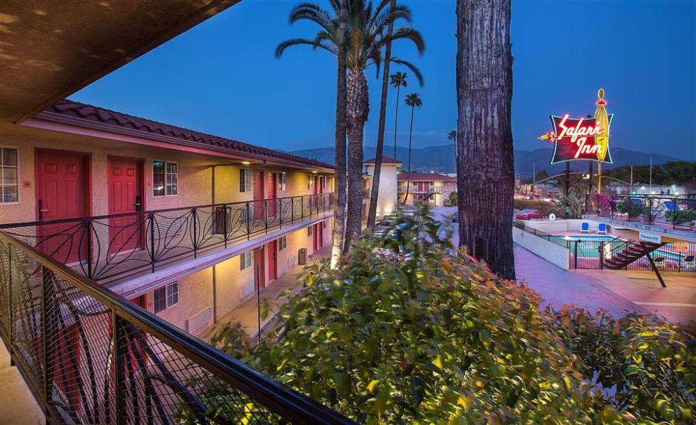 Safari Inn A Coast Hotel 2