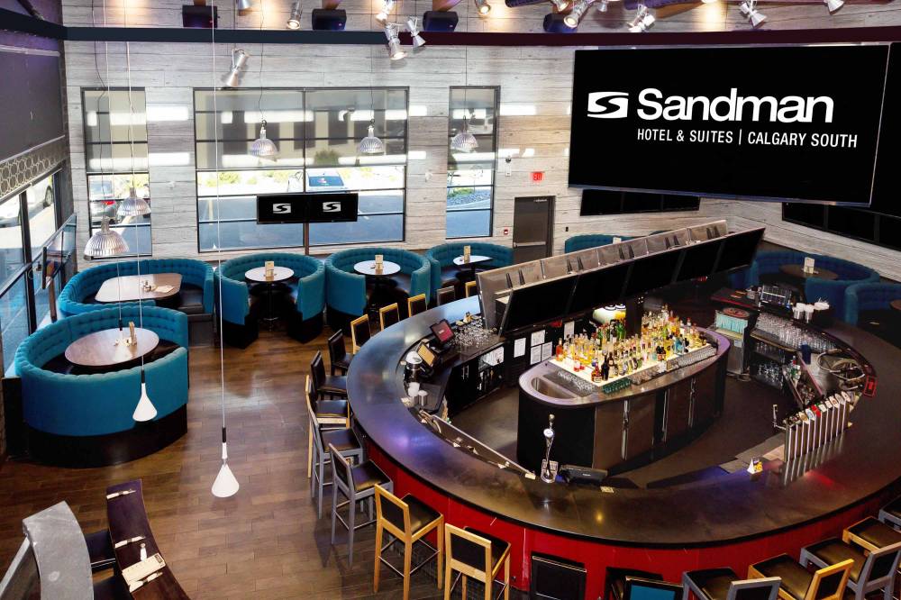 Sandman Hotel & Suites Calgary South 5