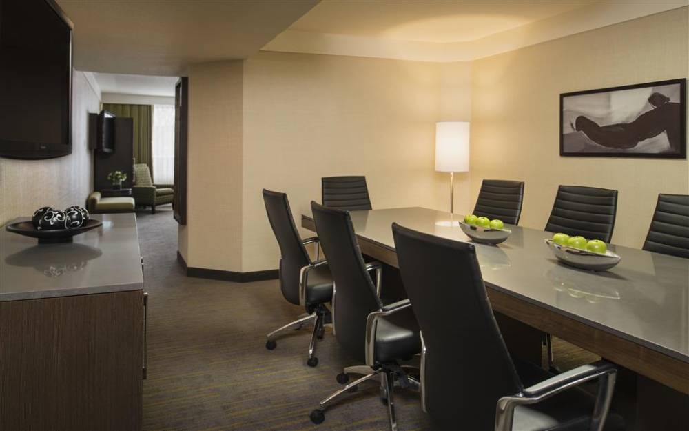 2nd Floor King Suite with Boardroom