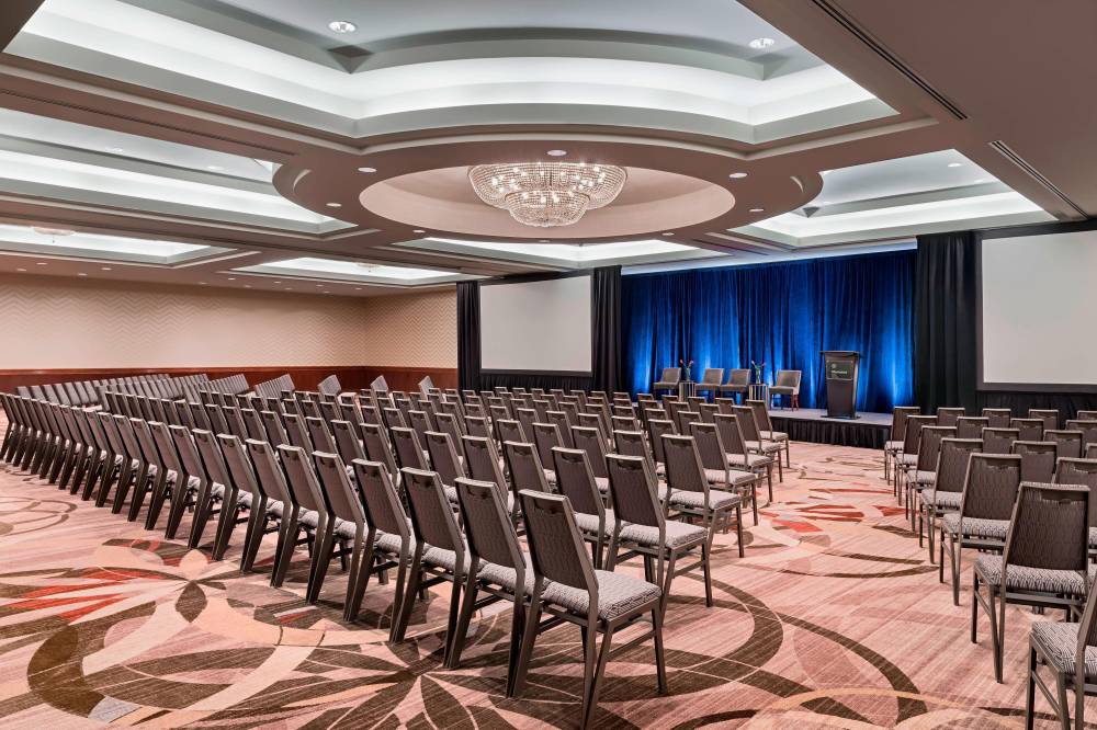 Sheraton Suites Calgary Eau Claire 7