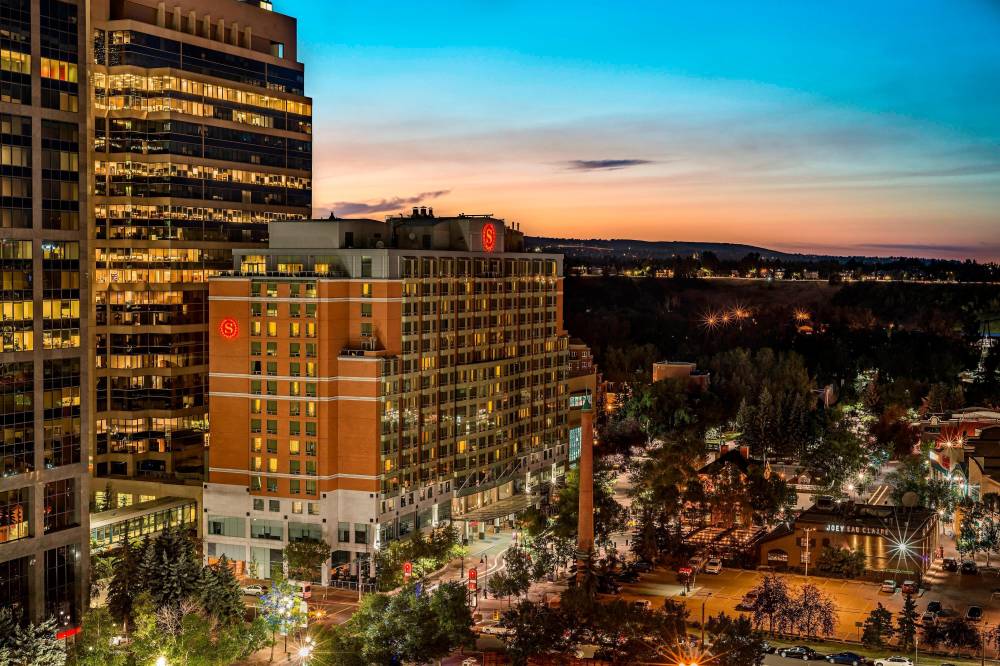 Sheraton Suites Calgary Eau Claire 5