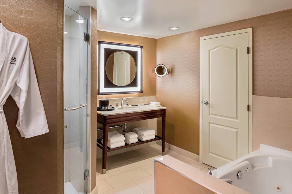 Sheraton Suites Calgary Eau Claire 3