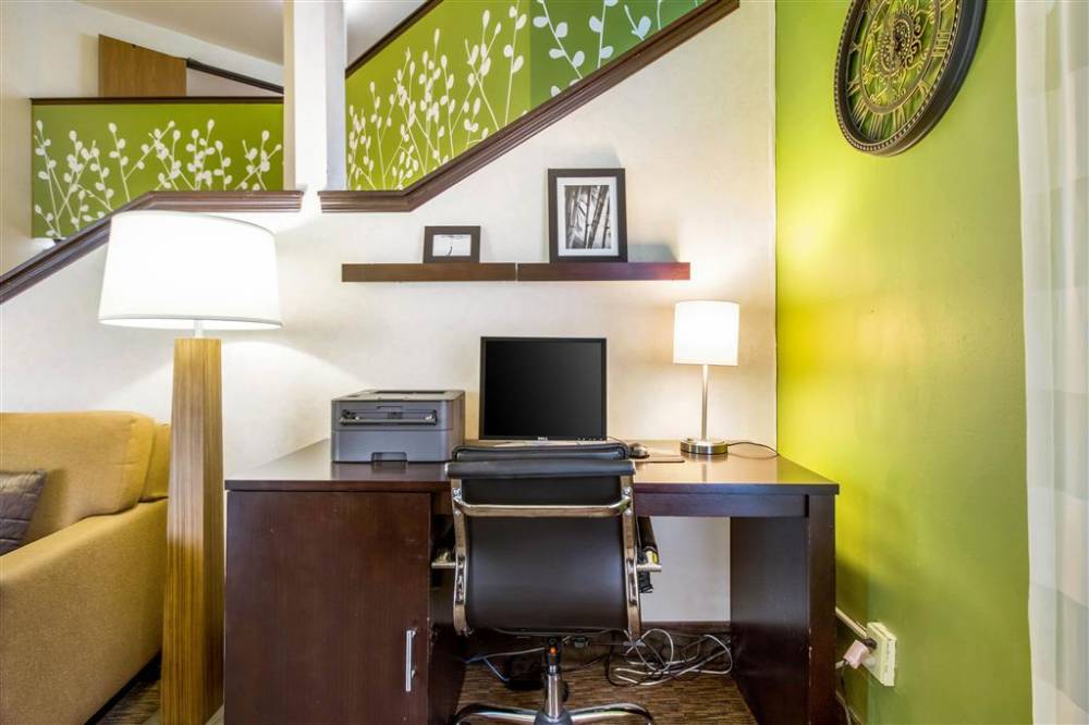 Sleep Inn Airport 5