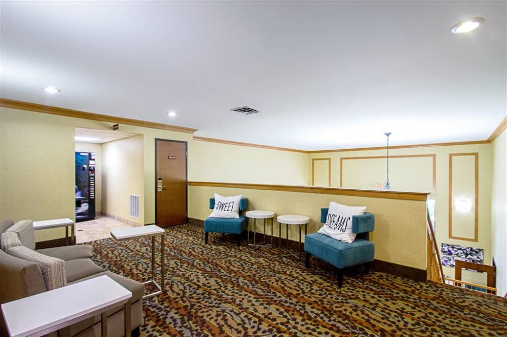 Sleep Inn And Suites 5