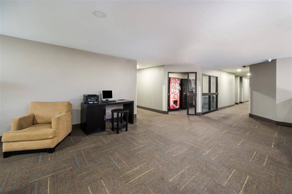 Sleep Inn And Suites 10