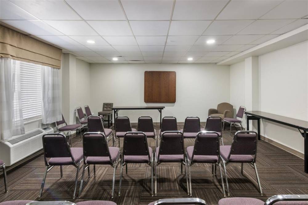 Sleep Inn And Suites 5