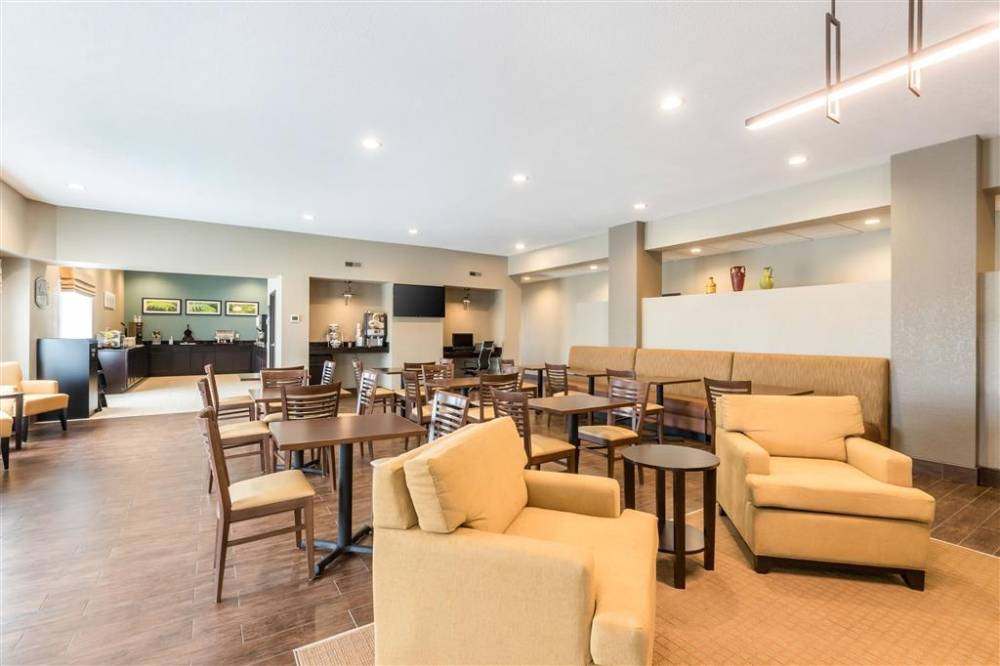 Sleep Inn And Suites West Des Moines Near Jordan Creek 8