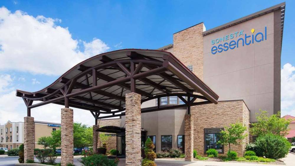 SE IndianapolisAirport Exterior