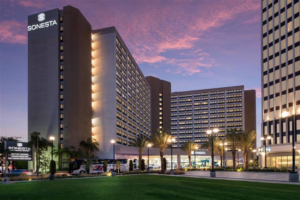 SHR LosAngelesLAX Exterior Full Dusk