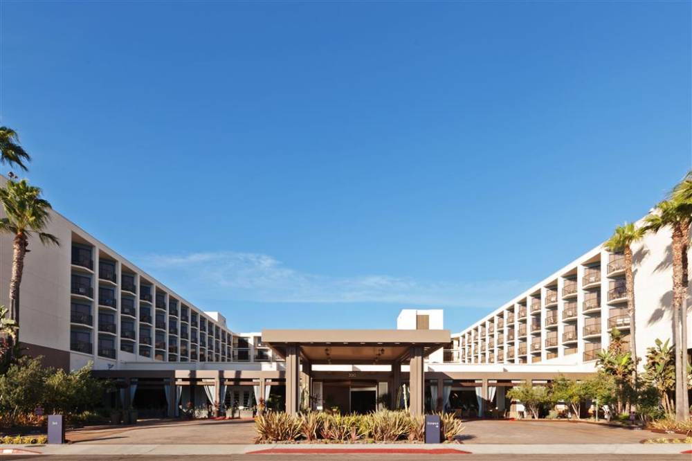 Hotel Exterior Daytime