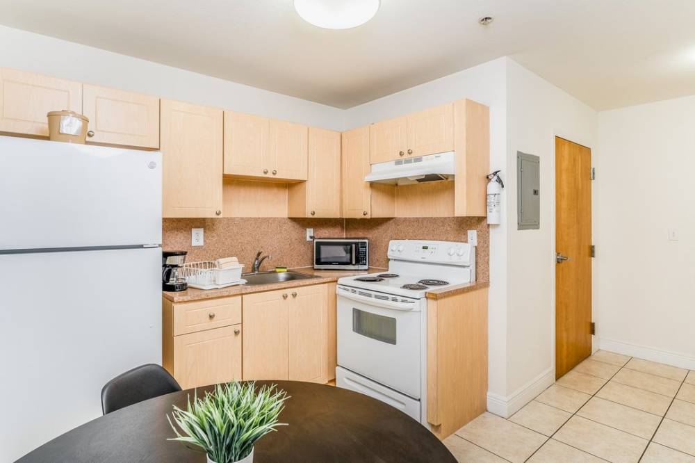South River Suites Hotel 7