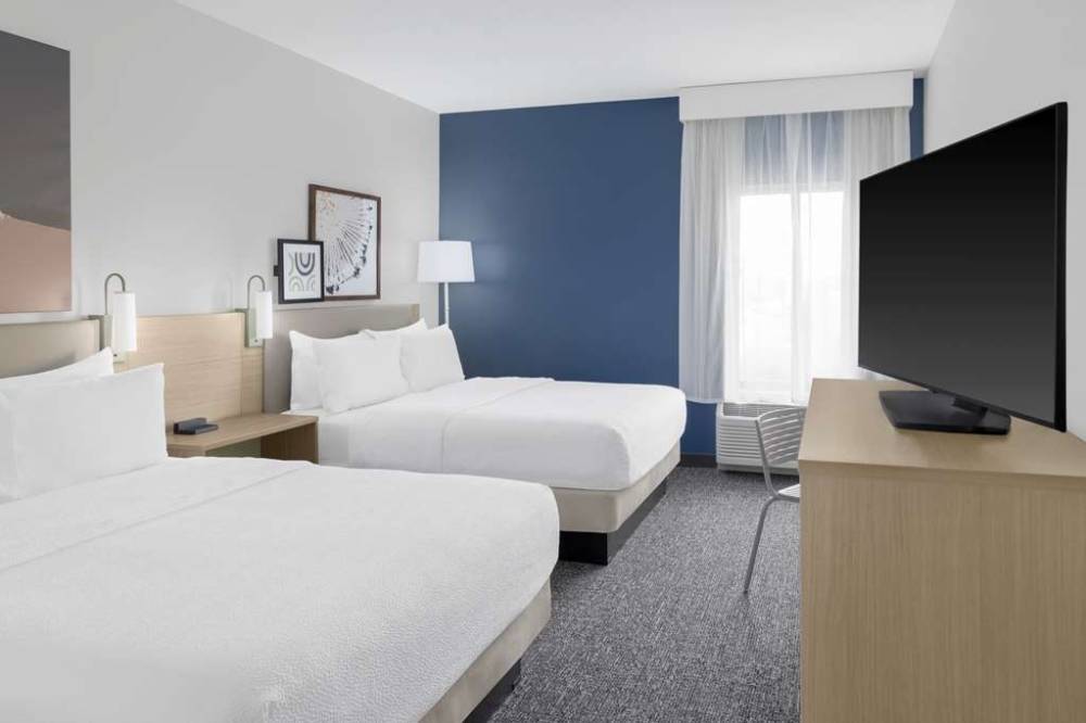 Spark By Hilton Lansing 6
